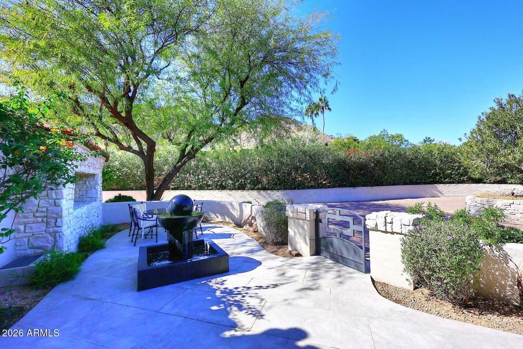 Image 6 of property listing at 6205 E SAGE Drive, Paradise Valley, AZ 85253