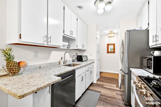 138 Indian Hollow Court, Mahwah, NJ 07430