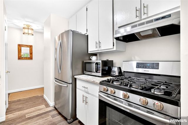 138 Indian Hollow Court, Mahwah, NJ 07430
