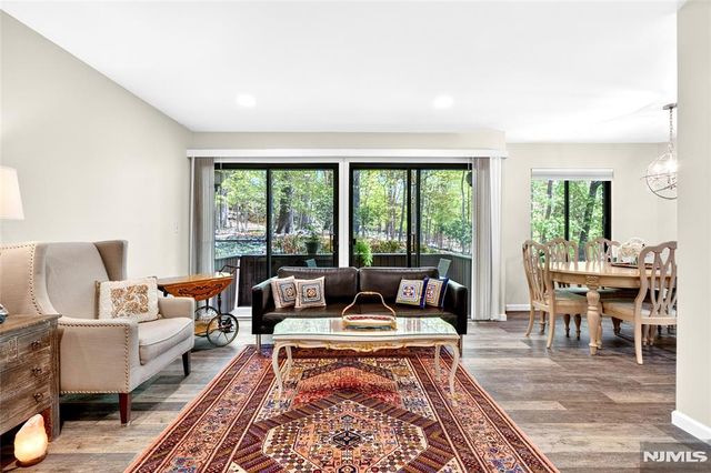 138 Indian Hollow Court, Mahwah, NJ 07430