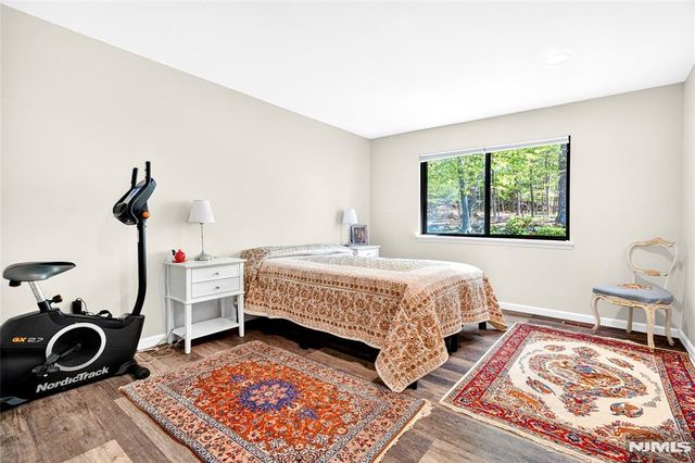 138 Indian Hollow Court, Mahwah, NJ 07430