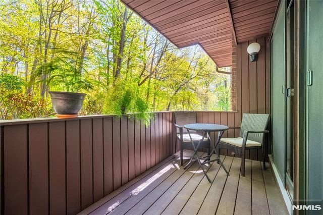 138 Indian Hollow Court, Mahwah, NJ 07430