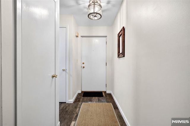 138 Indian Hollow Court, Mahwah, NJ 07430