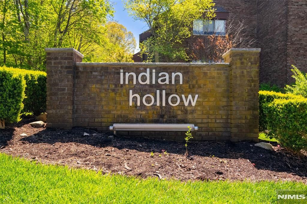 138 Indian Hollow Court, Mahwah, NJ 07430