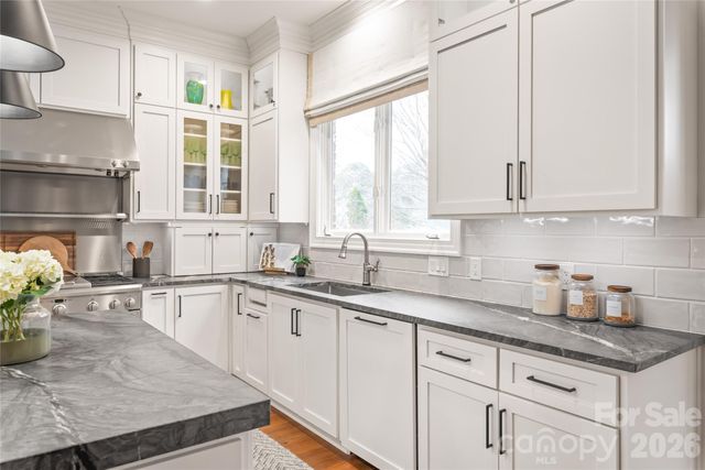 15018 Jockeys Ridge Drive, Charlotte, NC 28277