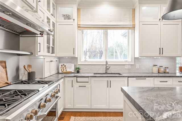 15018 Jockeys Ridge Drive, Charlotte, NC 28277