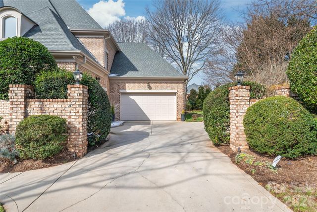 15018 Jockeys Ridge Drive, Charlotte, NC 28277