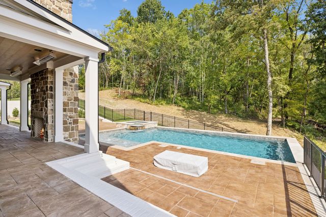 8101 Heirloom Blvd, College Grove, TN 37046