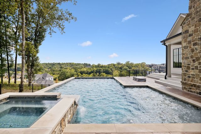 8101 Heirloom Blvd, College Grove, TN 37046