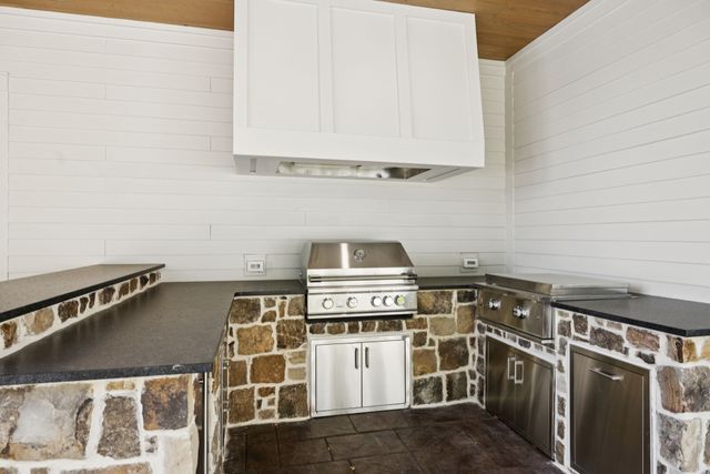 8101 Heirloom Blvd, College Grove, TN 37046