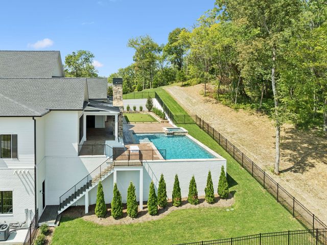 8101 Heirloom Blvd, College Grove, TN 37046