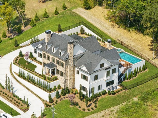 8101 Heirloom Blvd, College Grove, TN 37046