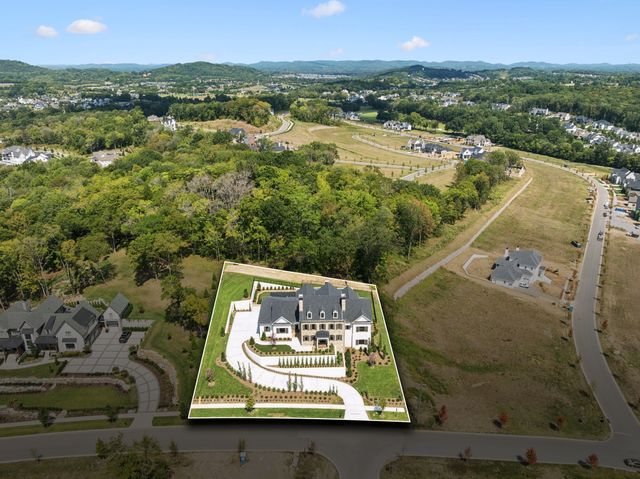 8101 Heirloom Blvd, College Grove, TN 37046