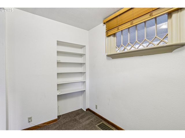 1504 Se ANKENY St, Portland, OR 97214