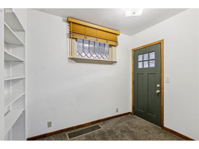 1504 Se ANKENY St, Portland, OR 97214