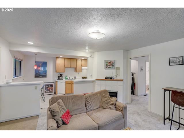 1504 Se ANKENY St, Portland, OR 97214