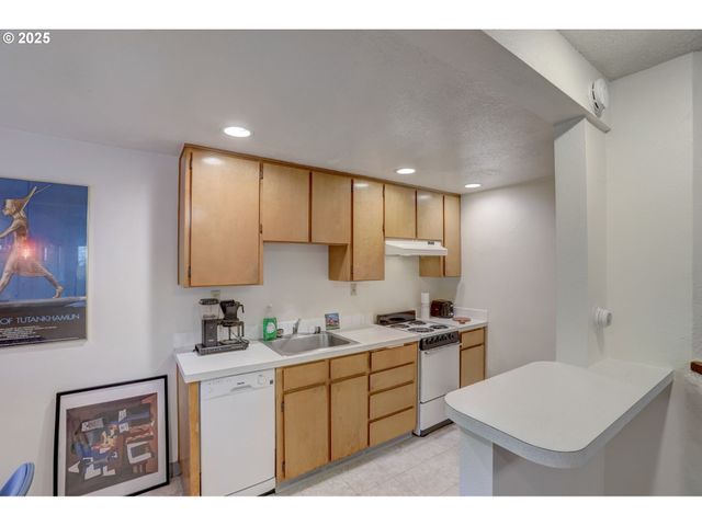 1504 Se ANKENY St, Portland, OR 97214