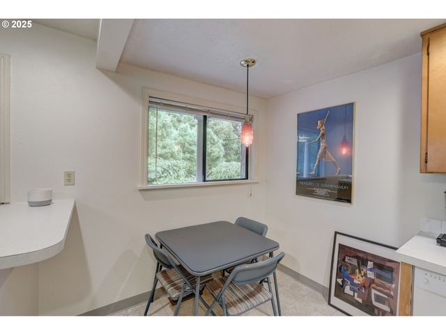 1504 Se ANKENY St, Portland, OR 97214