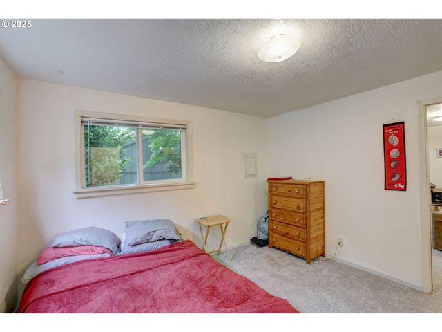 1504 Se ANKENY St, Portland, OR 97214