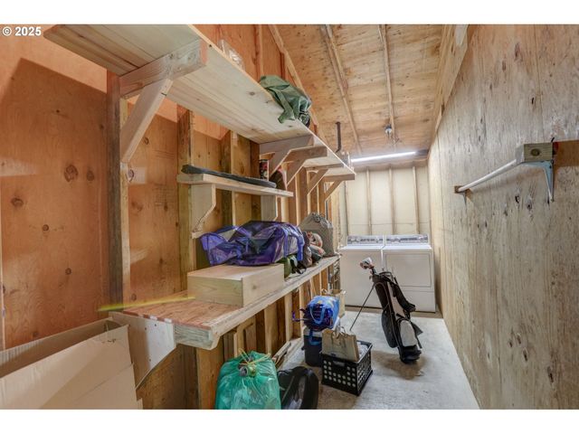 1504 Se ANKENY St, Portland, OR 97214