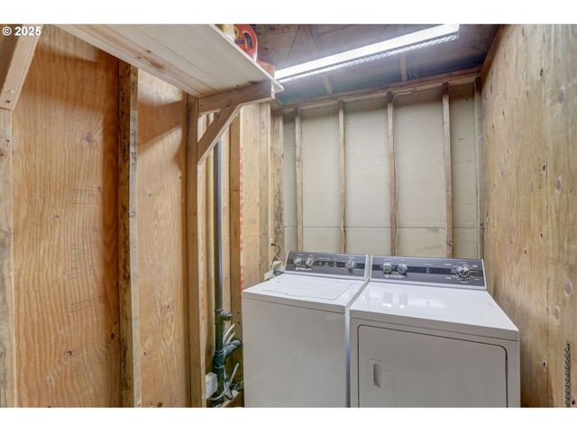 1504 Se ANKENY St, Portland, OR 97214