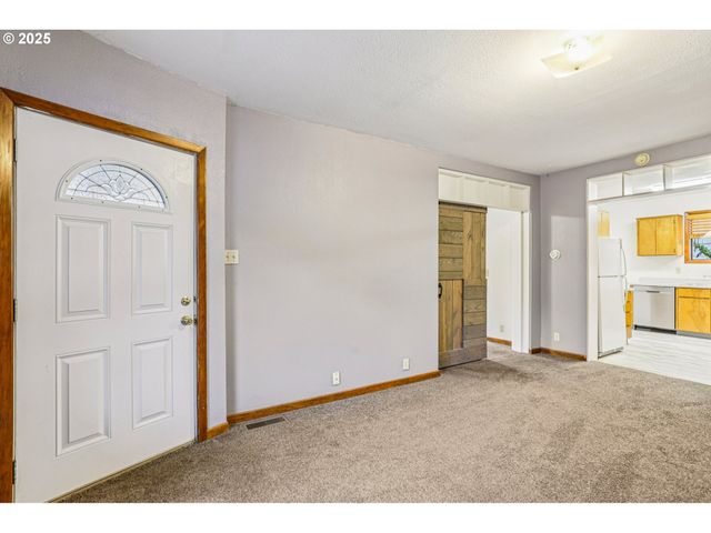 1504 Se ANKENY St, Portland, OR 97214