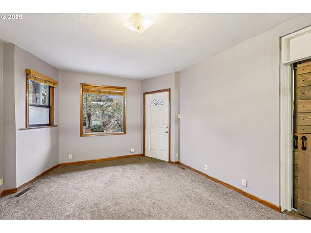 1504 Se ANKENY St, Portland, OR 97214