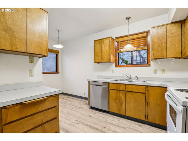 1504 Se ANKENY St, Portland, OR 97214