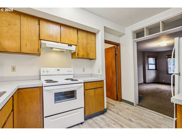 1504 Se ANKENY St, Portland, OR 97214