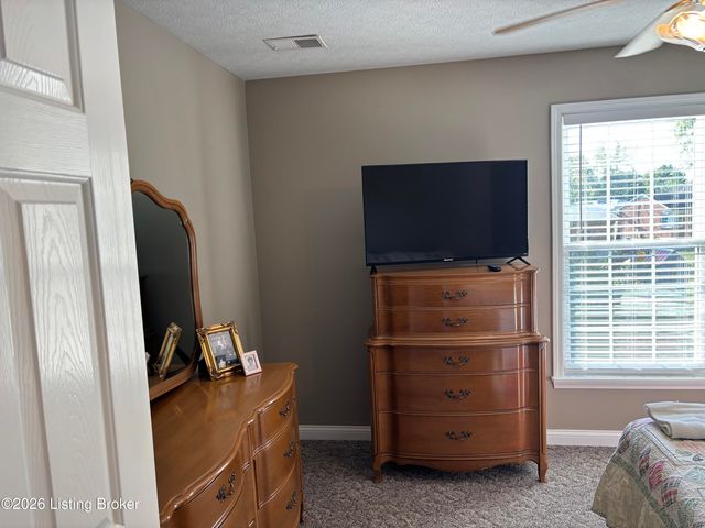 6314 Faris Way, Louisville, KY 40272