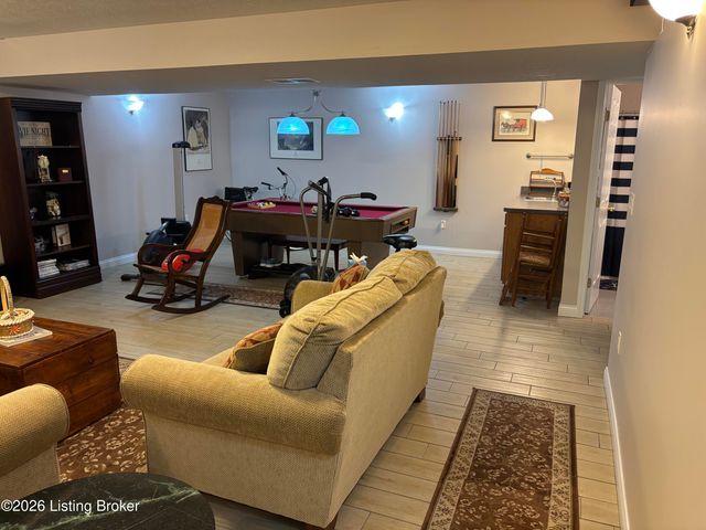 6314 Faris Way, Louisville, KY 40272