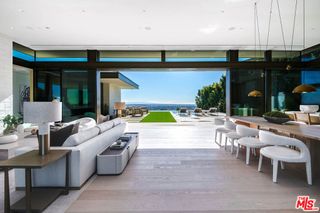 9006 Thrasher Avenue, Los Angeles, CA 90069