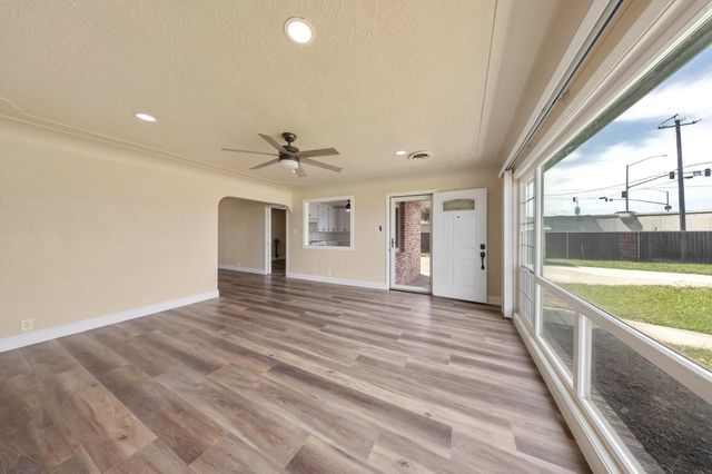 5958 E Lathrop Rd, Manteca, CA 95336
