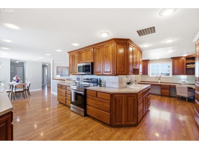 35600 Truelove Dr, Lebanon, OR 97355