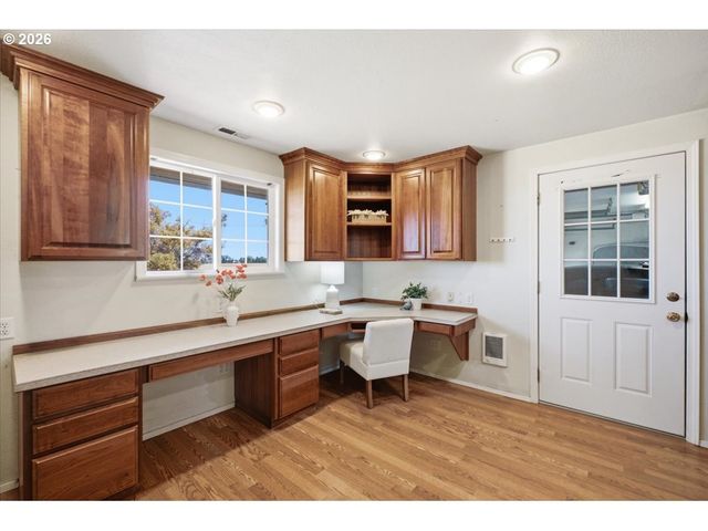 35600 Truelove Dr, Lebanon, OR 97355