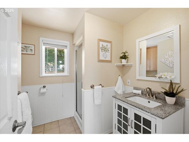 35600 Truelove Dr, Lebanon, OR 97355