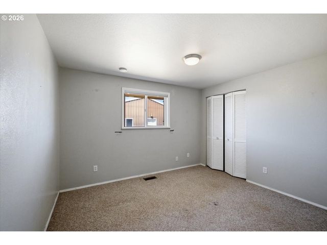 35600 Truelove Dr, Lebanon, OR 97355