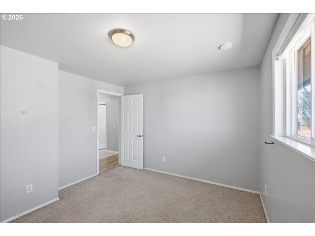 35600 Truelove Dr, Lebanon, OR 97355