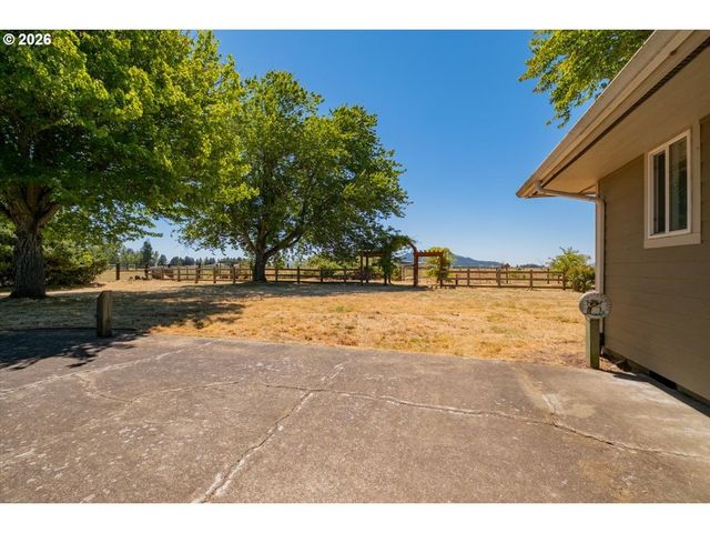 35600 Truelove Dr, Lebanon, OR 97355