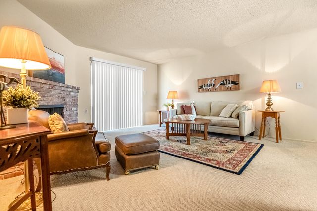 650 W Princeton Court, Visalia, CA 93277