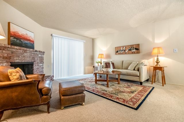 650 W Princeton Court, Visalia, CA 93277