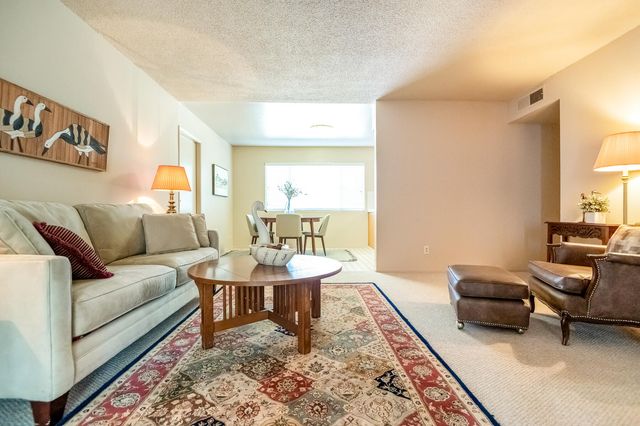 650 W Princeton Court, Visalia, CA 93277