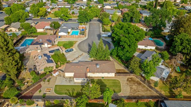 650 W Princeton Court, Visalia, CA 93277