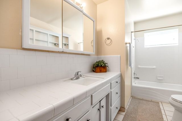 650 W Princeton Court, Visalia, CA 93277