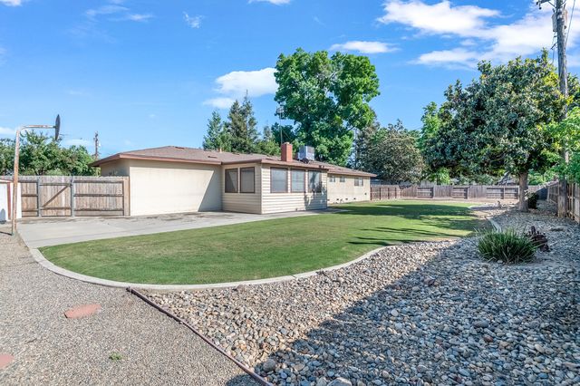 650 W Princeton Court, Visalia, CA 93277