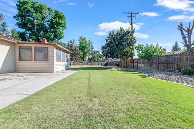 650 W Princeton Court, Visalia, CA 93277