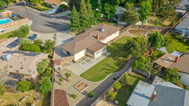 650 W Princeton Court, Visalia, CA 93277