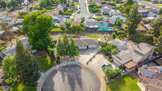 650 W Princeton Court, Visalia, CA 93277