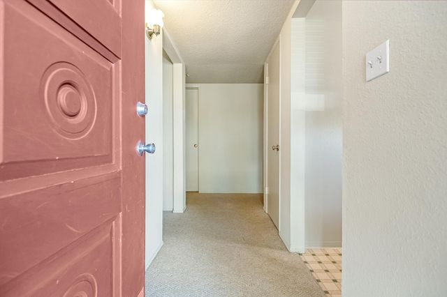 650 W Princeton Court, Visalia, CA 93277