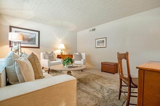 650 W Princeton Court, Visalia, CA 93277